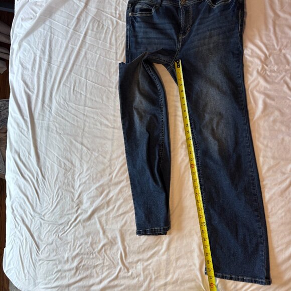 Wallflower Luscious Curvy Fit Bootcut Size 14 Plus Long EUC - Picture 5 of 8
